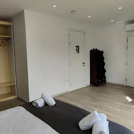 Swieqi Charming 5 Double Bedroom, Private Bathroom, Balcony View * Is-Swieqi