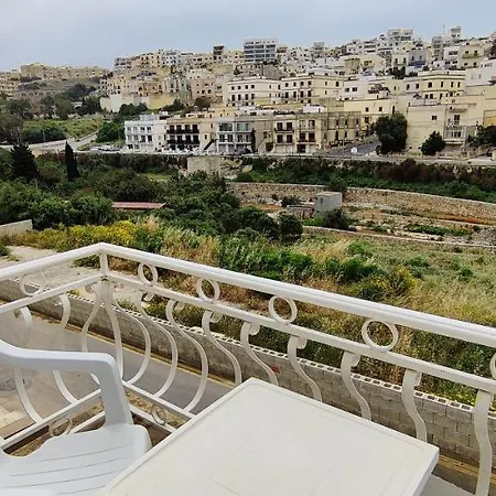 Vendégház Swieqi Charming 5 Double Bedroom, Private Bathroom, Balcony View