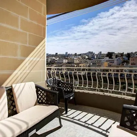 Swieqi Charming 5 Double Bedroom, Private Bathroom, Balcony View Guest house *
