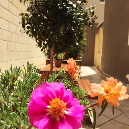 Swieqi Charming 5 Double Bedroom, Private Bathroom, Balcony View * Is-Swieqi