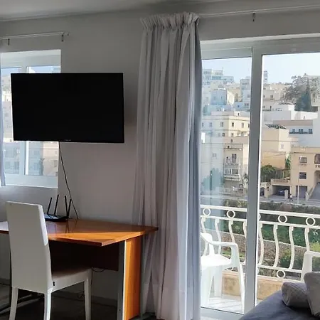 Guest house Swieqi Charming 5 Double Bedroom, Private Bathroom, Balcony View Is-Swieqi